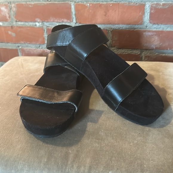 Ladies Adjustable Sandals - Picture 3 of 5